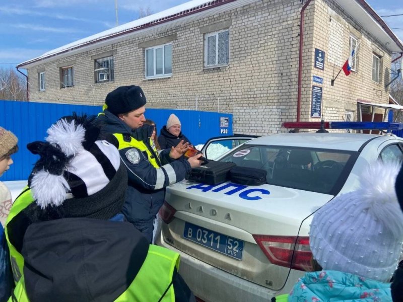 Юные инспекторы дорожного движения побывали в гостях у сотрудников богородской Госавтоинспекции